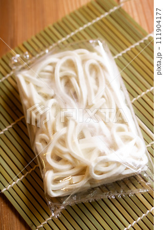 生産高日本一の冷凍食品・冷凍うどん 生産高日本一の冷凍食品・冷凍うどん 111904177
