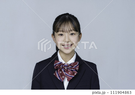 女子学生のポートレート 111904863