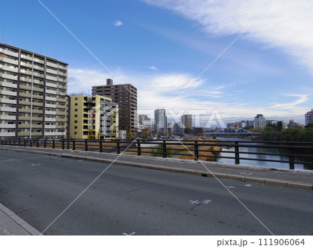 新代継橋より望む街並み(熊本県熊本市) 111906064