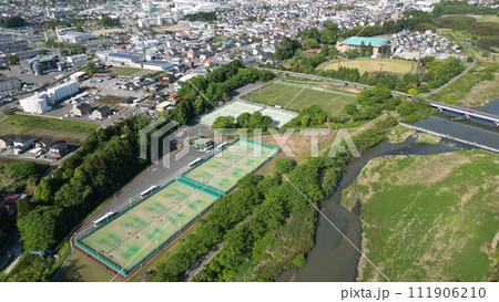 南相馬市スポーツ施設と街並みの風景空撮 南相馬市スポーツ施設と街並みの風景空撮 111906210