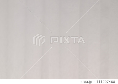 和紙によるボケ味屏風イメージの背景素材(ホワイト) 和紙によるボケ味屏風イメージの背景素材(ホワイト) 111907488