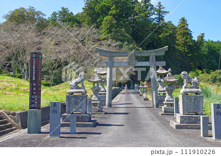 福岡県築上町伝法寺にある岩戸見神社参道 福岡県築上町伝法寺にある岩戸見神社参道 111910226
