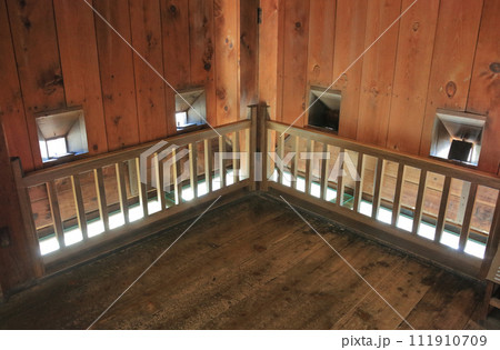 松山城の小天守の石落とし 111910709