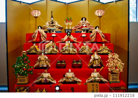 綺麗な雛飾り 111912218