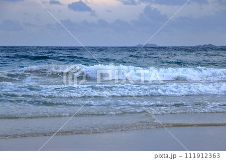 Tatadohama beach at Shimoda on the Izu penninsula of Shizuoka Japan, famous for beautiful white sand, surfing, and nearby onsen hot spring mineral baths Tatadohama beach at Shimoda on the Izu penninsula of Shizuoka Japan, famous for beautiful white sand, surfing, and nearby onsen hot spring mineral baths 111912363