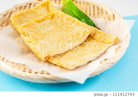 カットした薄揚げ カットした薄揚げ 111912743