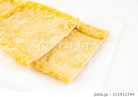 カットした油揚げ カットした油揚げ 111912744