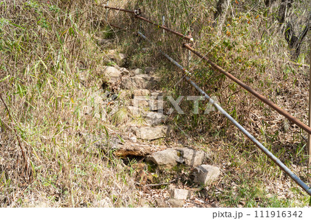 ゴロゴロ岳の柿谷コース登山口(六甲山地) ゴロゴロ岳の柿谷コース登山口(六甲山地) 111916342