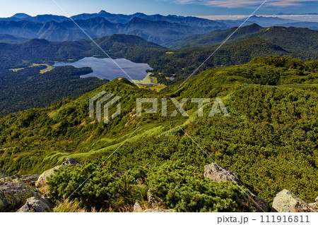 燧ヶ岳・俎嵓から見る尾瀬沼と日光連山・赤城山・富士山 111916811