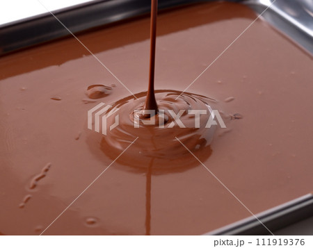 チョコレート 湯煎 溶ける チョコレート 湯煎 溶ける 111919376
