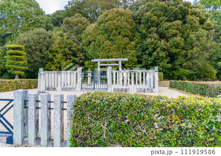 奈良県奈良市　第四十六代孝謙天皇　第四十八代称徳天皇　高野陵 111919586