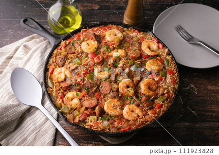 shirimp and sausage jambalaya, traditional lousiana food 111923828