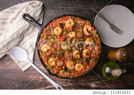 shirimp and sausage jambalaya, traditional lousiana food 111923831