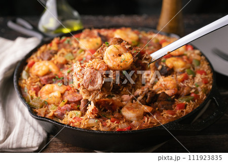 shirimp and sausage jambalaya, traditional lousiana food 111923835