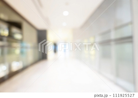 繁華街の背景ぼかし 111925527