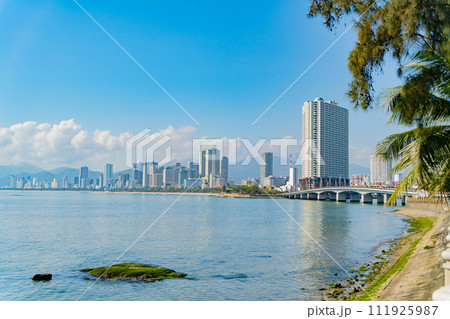 The embankment of the city. The embankment of the city. 111925987