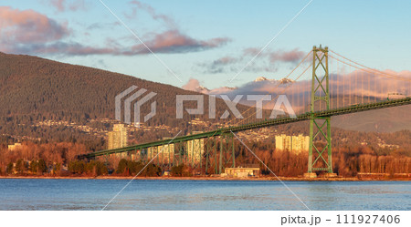 Lions Gate Bridge from Seawall in Stanley Park. Modern City. 111927406