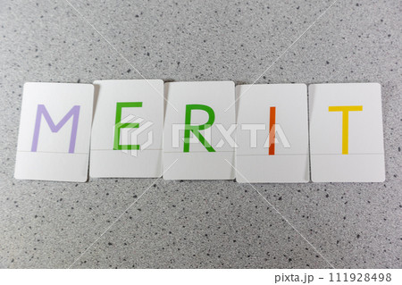 文字カード　メリット 111928498