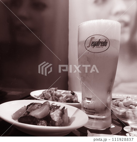 夕方の一杯 111928837