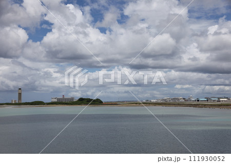 那覇空港の風景_瀬長島 111930052