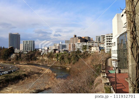 仙台市　広瀬川周辺の冬の風景　 111932701