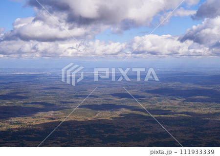 北海道　樽前山からの眺望 111933339