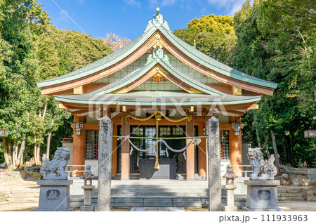 兵庫県伊丹市昆陽北の西天神社　拝殿（夫婦の神） 111933963