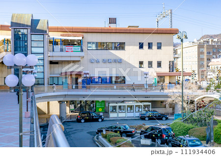 兵庫県宝塚市逆瀬川の阪急逆瀬川駅 駅舎(東側) 兵庫県宝塚市逆瀬川の阪急逆瀬川駅 駅舎(東側) 111934406