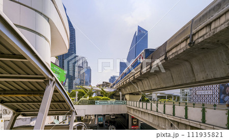 タイ・バンコク BTSプロンポン駅周辺の街並み / Bangkok, Thailand 111935821