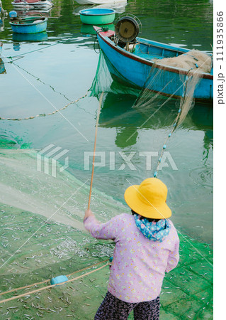 child on boat 111935866