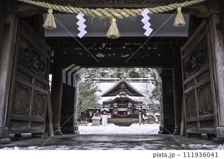 雪景色の尾山神社 雪景色の尾山神社 111936041