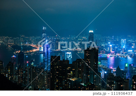 青々しい香港の夜景 青々しい香港の夜景 111936437