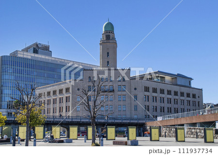 横浜市　横浜三塔　横浜税関本関　クイーンの塔　 111937734