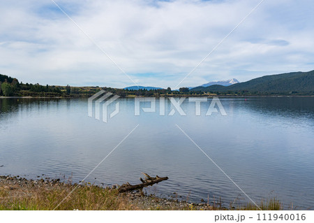 ニュージーランドのテアナウ湖 111940016