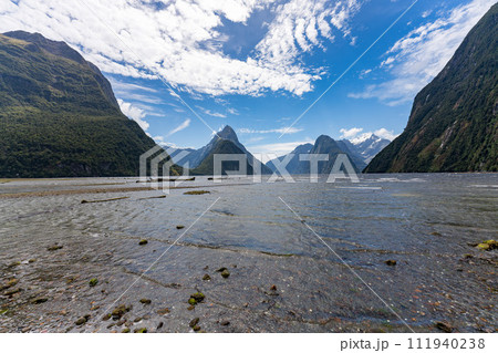 ミルフォードサウンドの景色 ミルフォードサウンドの景色 111940238