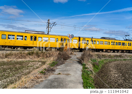 第4種踏切 赤穂線 第二一丁目踏切と総社行き普通列車1 岡山県