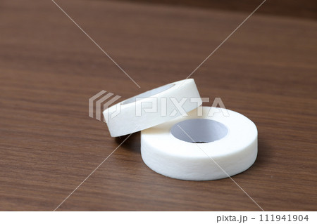 サージカルテープ, マスキングテープ, 不織布テープ, テープ, 日用品, 処置, 治療, 不織布 サージカルテープ, マスキングテープ, 不織布テープ, テープ, 日用品, 処置, 治療, 不織布 111941904
