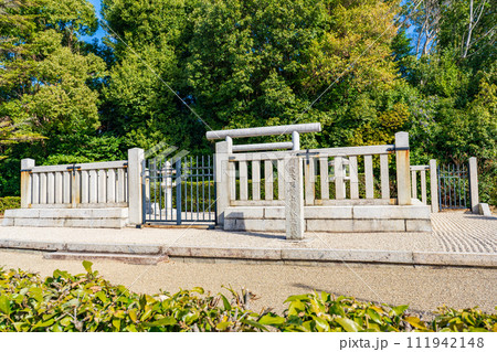 奈良県香芝市　第二十三代顕宗天皇　傍丘磐坏丘南陵 111942148