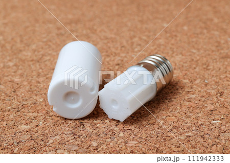 グロー電球、グローランプ、点灯管、電気、明かり、照明、電気、日用品、照明器具、ランプ、ライト、電球 111942333