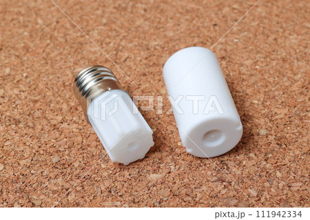 グロー電球、グローランプ、点灯管、電気、明かり、照明、電気、日用品、照明器具、ランプ、ライト、電球 111942334
