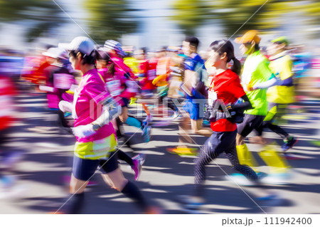 マラソンランナー マラソンランナー 111942400