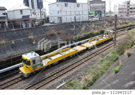 横浜線 町田付近 新型レール運搬車キヤ195 111945517