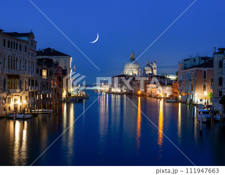 Grand Canal in night time Grand Canal in night time 111947663