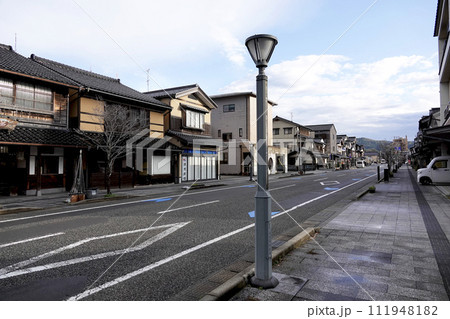 輪島 番場崎通りの古い町並み 輪島 番場崎通りの古い町並み 111948182