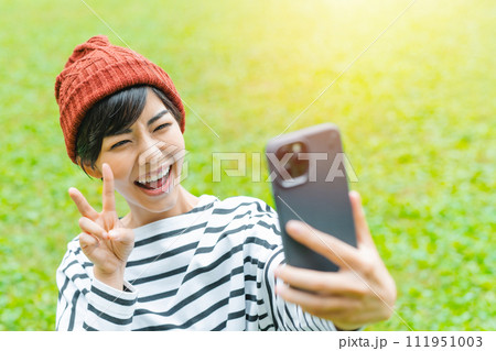 アウトドアなどのイメージカット 111951003