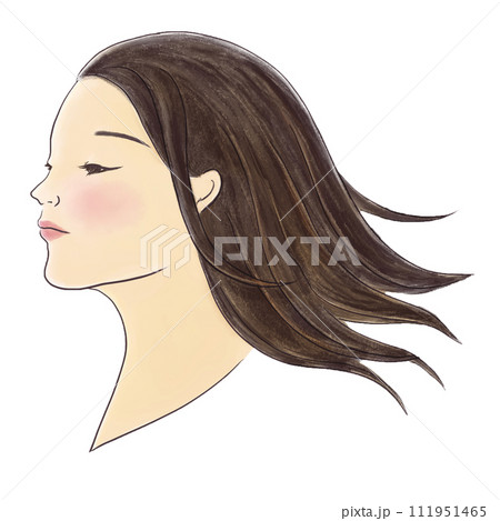 風に髪が靡く女性 111951465