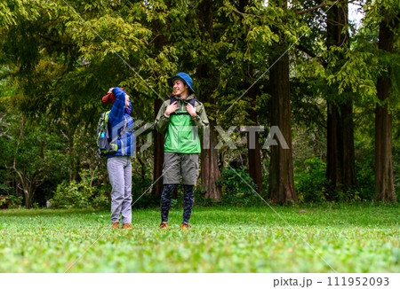 アウトドアなどのイメージカット アウトドアなどのイメージカット 111952093