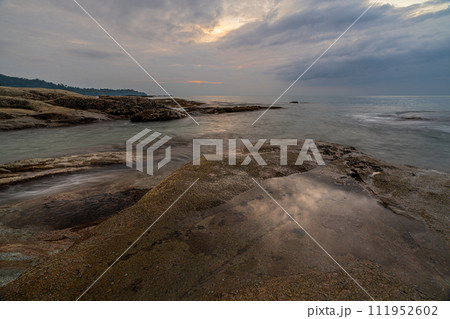 Seascape at sunset in Khao lak, Phang Nga, Thailand Seascape at sunset in Khao lak, Phang Nga, Thailand 111952602