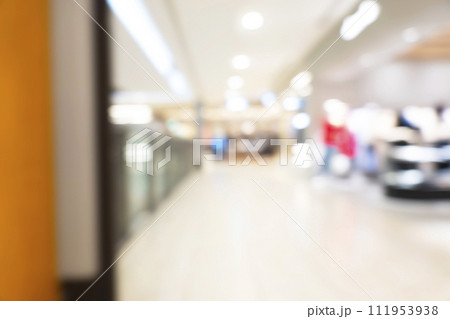 繁華街の背景ぼかし 繁華街の背景ぼかし 111953938