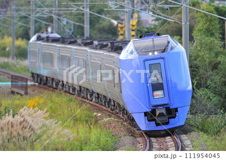 千歳線　北広島ー島松　JR北海道　キハ281系　スーパー北斗 111954045